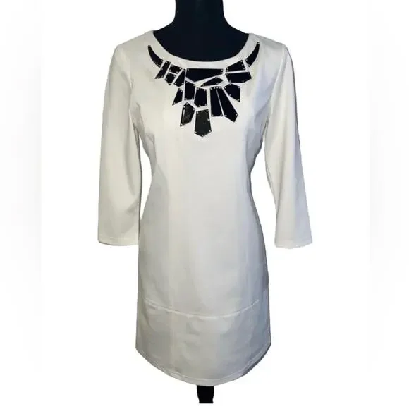 NWT! Vince Camuto Light Cream Shift Dress with Beautiful Neckline - Size 6 - Picture 1 of 8